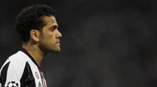 Juventus, rabbia dei tifosi contro Dani Alves: «Vattene tu!»
