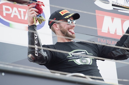 Sbk, Misano: vince Sykes, che paura per Davies