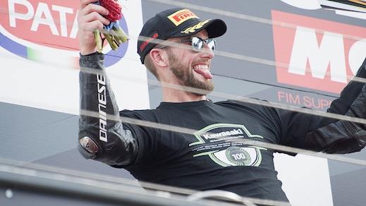 Sbk, Misano: vince Sykes, che paura per Davies