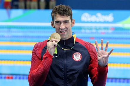 Nuoto: Michael Phelps sfiderà uno squalo bianco