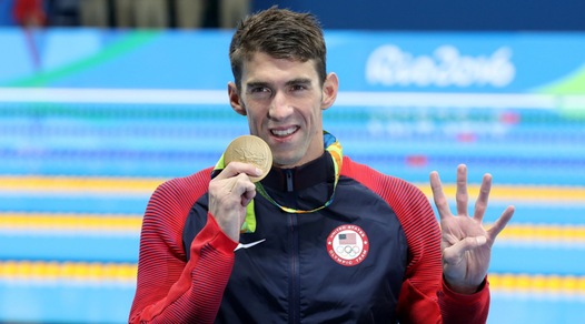 Nuoto: Michael Phelps sfiderà uno squalo bianco