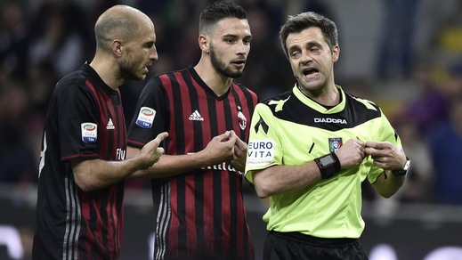 Juventus, cambi di corsia: De Sciglio avanza