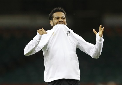 Juventus, Dani Alves tratta l'uscita. «Guardiola lo vuole al City con Aubameyang»