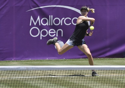 Tennis, Mallorca Open: Schiavone batte Bouchard e va agli ottavi