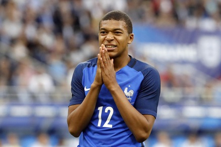 «Wenger vuole Mbappé, l'Arsenal offre 125 milioni di euro!»