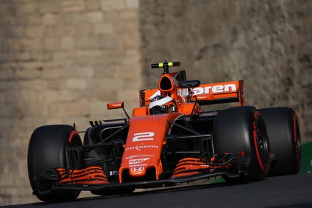 F1, Baku: Alonso e Vandoorne penalizzati, partiranno dal fondo