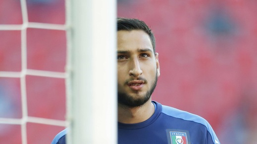 Milan, Raiola vola in Polonia da Donnarumma