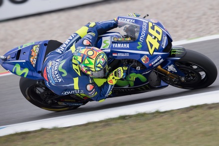 MotoGp: Rossi, decima vittoria ad Assen! Secondo Petrucci