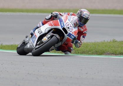 MotoGp, Brno: Dovizioso leader nelle seconde libere, Rossi 14°