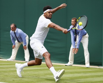 Wimbledon: Kyrgios si ritira, bene Tsonga