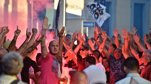 Calciomercato Fiorentina, tifosi contro la società: «Fate schifo»