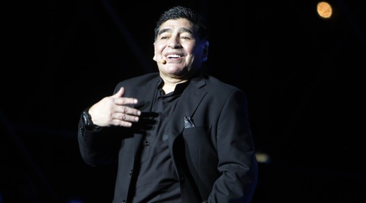 Napoli, in diecimila al Maradona-day: «Nessuno mi ama come i napoletani»