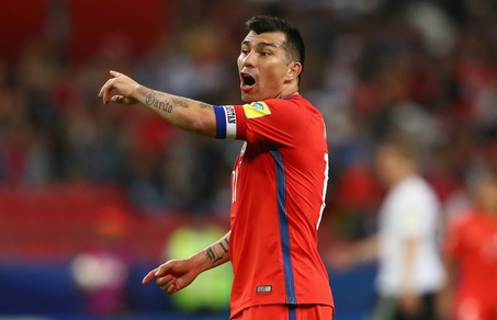 Calciomercato Inter, incognita Medel: poker di club interessati