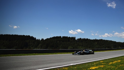 F1, Gp Austria: Hamilton davanti, Vettel 4° nelle prime libere