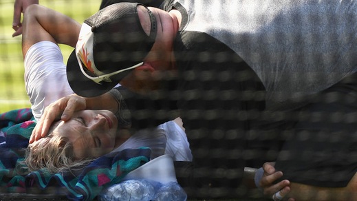 Wimbledon, dramma Mattek-Sands: campi in erba sotto accusa