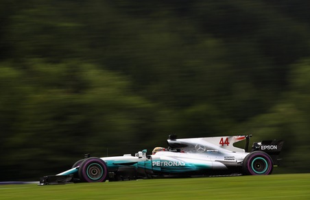 F1, Gp Austria: super Hamilton, la pole vale 1,53