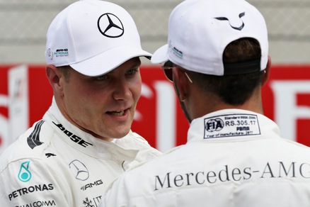 F1, Bottas: «Macchina perfetta. Che sfida con Vettel!»