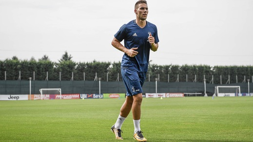 Champions League, la lista della Juventus: esclusi Lichtsteiner e Pjaca