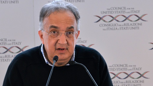 F1, Marchionne: «Con il fiato sul collo alla Mercedes»