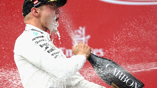 F1: Bottas ci crede, Hamilton giù