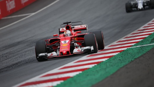 F1, sorpasso Vettel: titolo a 1,80, Hamilton insegue