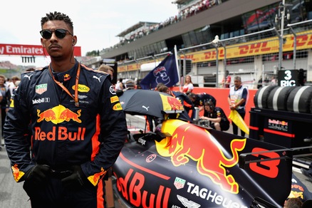 F1 Red Bull, Ricciardo: «Gara divertente, partenza decisiva»