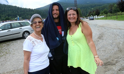 Napoli, sessione di autografi per Mertens, Reina e Giaccherini