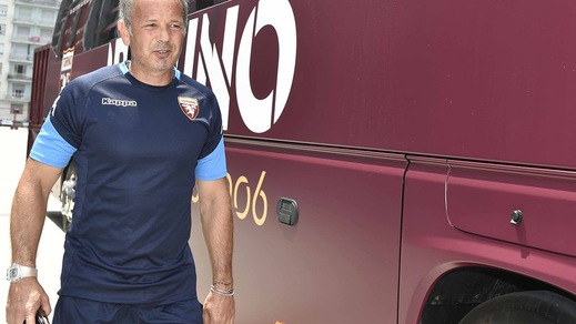 Torino, il raduno è allo stadio Filadelfia