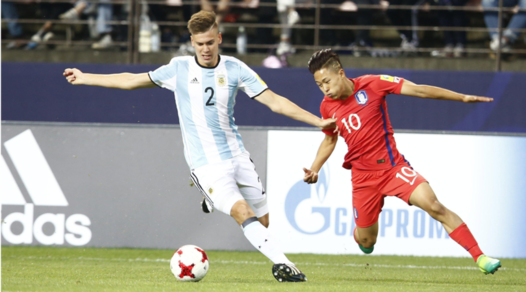 Calciomercato Roma, Foyth: «So dell'interesse del Tottenham»