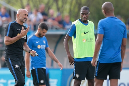 Inter, rientro anticipato per colpa di una bomba