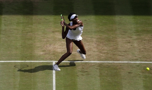 Tennis: Venus Williams da record, nona finale di Wimbledon a 37 anni