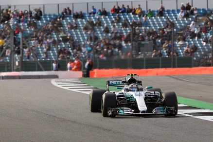F1 Gp Silverstone: Mercedes avanti nelle seconde libere, Vettel 4°