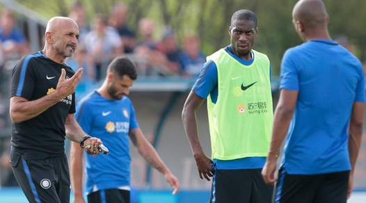 Inter, rientro anticipato per colpa di una bomba