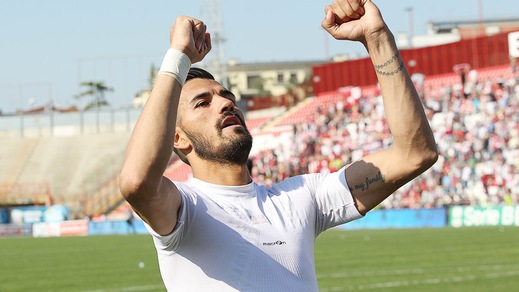 Calciomercato Bari, in arrivo D'Elia, Dezi e Tello