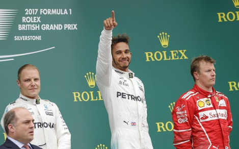 F1 Silverstone, doppietta Mercedes: Raikkonen e Vettel, che sfortuna!
