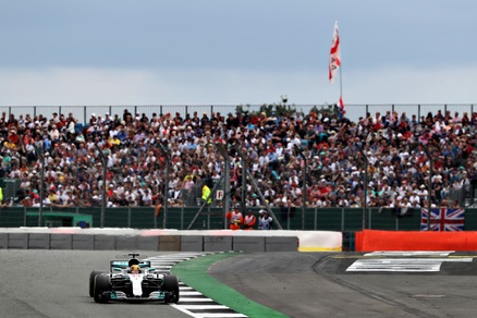 F1, Hamilton vola a Silverstone: il Mondiale vale 1,50