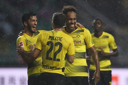 International Champions Cup: Milan-Borussia Dortmund 1-3, le immagini della doppietta di Aubameyang