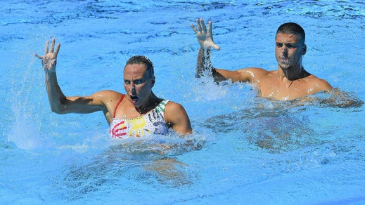 Nuoto Uisp: qui cresce il sincro maschile. E l'urlo per i migranti