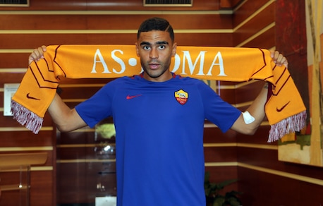 Roma, Defrel a Villa Stuart per le visite mediche