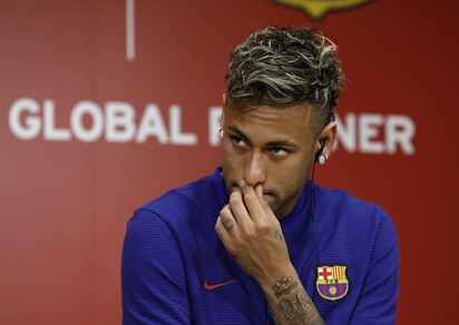 Barcellona, Neymar: «Vado al Psg! Ma i compagni gli chiedono di restare»