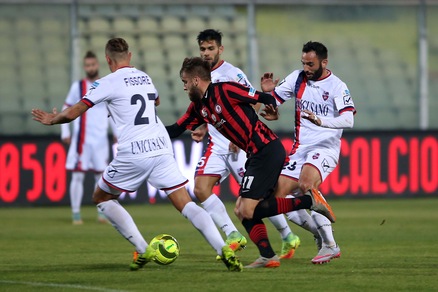 Foggia, Maza al Pordenone. Il Bologna cede Colonna al Virtus Francavilla
