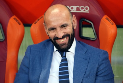 Roma, Monchi torna tifoso: rinnova l'abbonamento con il Siviglia