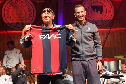 Bologna, alla presentazione c'è anche Luca Carboni