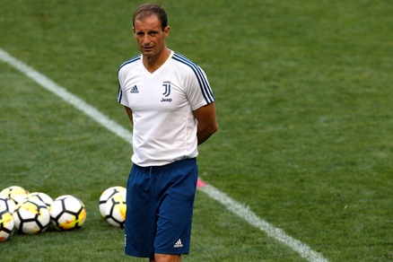 Juventus, Allegri: «Il ko col Barcellona? Non abbiamo fatto neanche una cena insieme...»