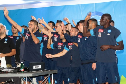 Il Napoli si presenta: ovazioni per Mertens, Insigne e Hamsik