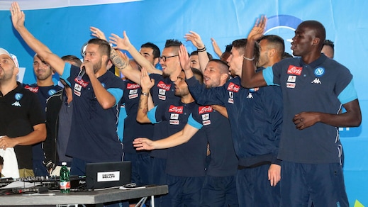 Il Napoli si presenta: ovazioni per Mertens, Insigne e Hamsik