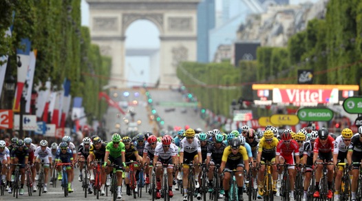 Tour de France, l'arrivo agli Champs-Élysées e la premiazione