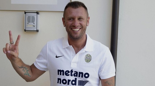 Cassano, dopo l'addio al Verona si ritira: «Priorità alla famiglia»