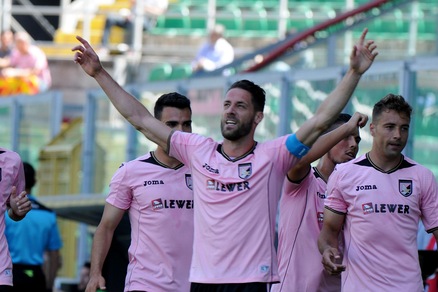 Calciomercato, Cagliari tra Peluso e Rispoli. Ibarbo torna in Giappone