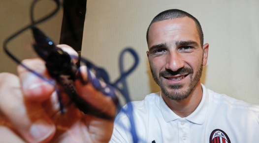 Bonucci, nuovo look con il Milan. E su Instagram svela il perché